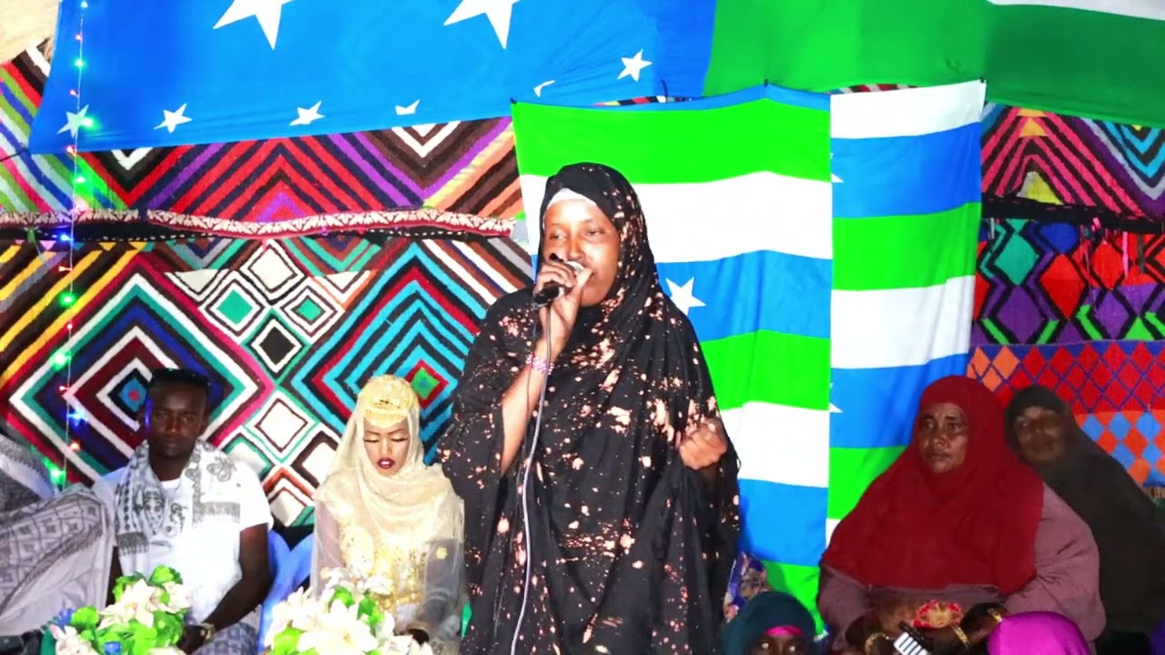 Aroos Dhaqameed Aadan Noociisa Horey U daawan Deegaanka Dudumaale Aaga Sokroh.