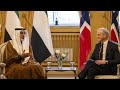 ولي عهد أبوظبي يلتقي رئيس وزراء مملكة النرويج 