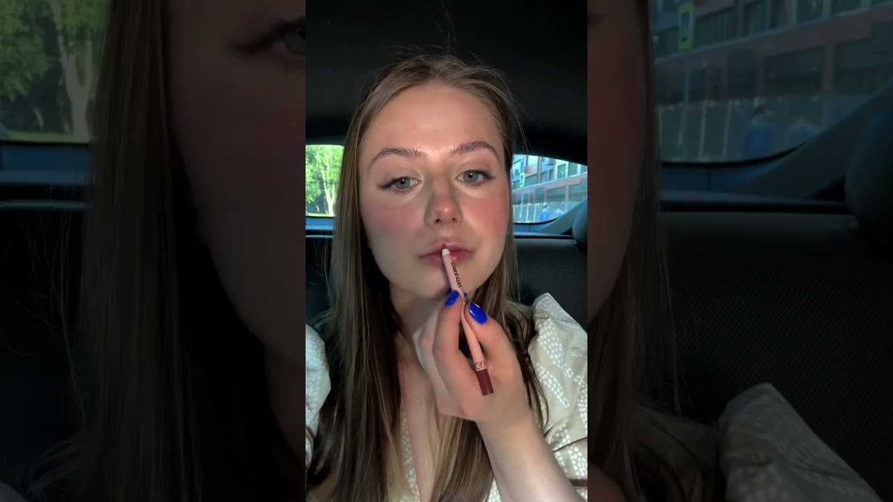 POV: ты не успела накрасится дома и приходится собираться по дороге 🥵 