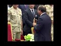 هكذا حيا الرئيس السيسي المشير طنطاوي على الهواء مباشرة قبل نحو عامين من الآن رحم الله المشير طنطاوي هكذا حيا الرئيس السيسي المشير طنطاوي على الهواء مباشرة قبل نحو عامين من الآن رحم الله المشير طنطاوي