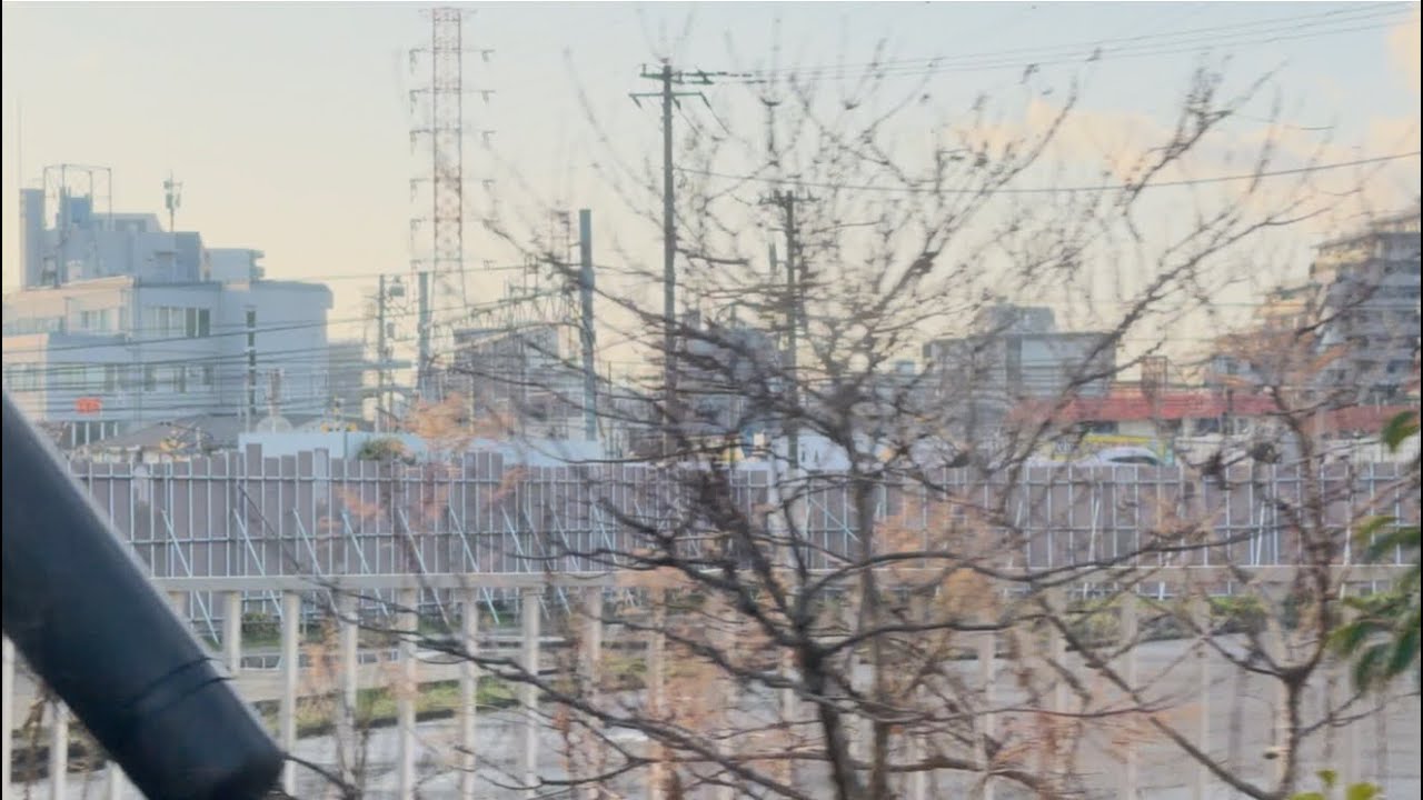 【4K高画質】ほとんど普電に被られてわかりにくいけど、川崎駅をE657系が通過して行ったんだが！？並行する南武線の車内より確認。（2026.3.7.7:14）