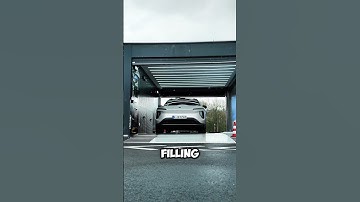 Totale efficiëntie! Batterijwissel bij een EV-station 😱#shorts