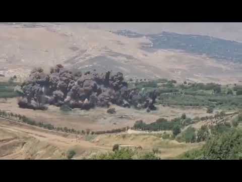 لحظة تفجير حقل الغام قديم قرب حدود سوريا