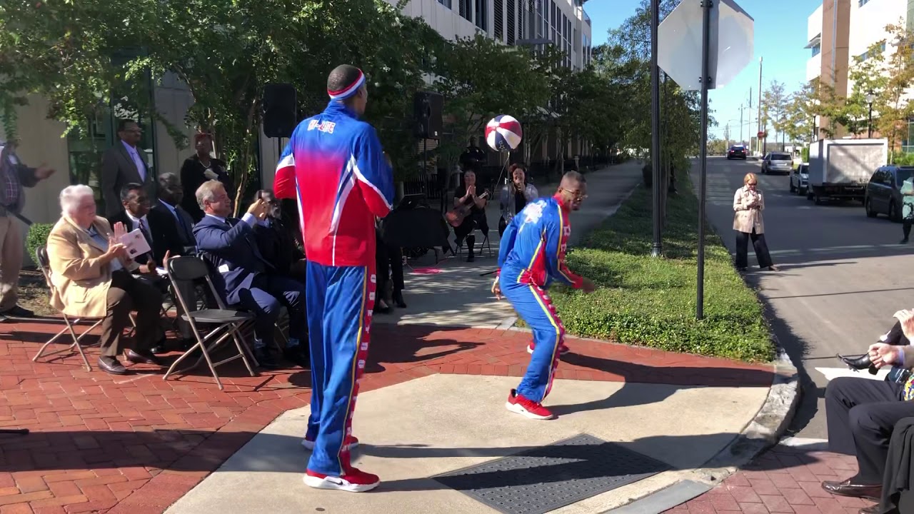 Harlem Globetrotters show off moves at Meadowlark Lemon bridge