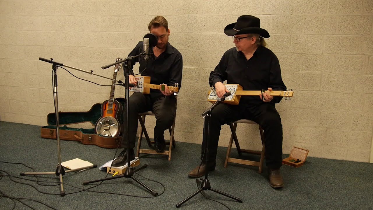 Gumbo & The Monk - Walking Blues