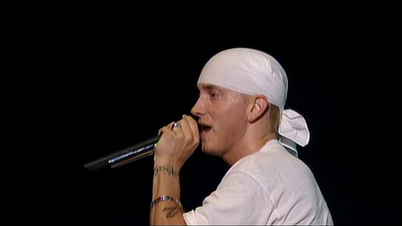 EMINƎM Presents: The Anger Management Tour (1080p60) [Cropped
