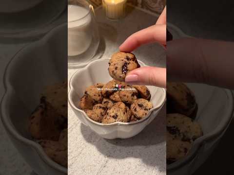 Mini Chocolate Chip Cookies Cookies Chocolatechipcookies