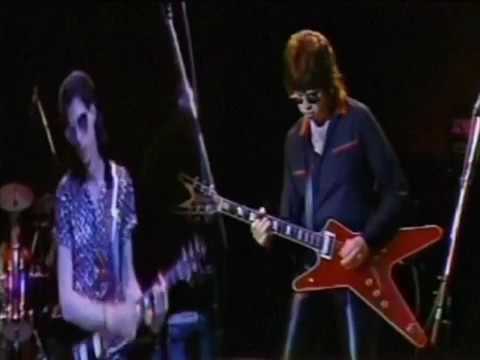 03 Elliot Easton Live 1985: Shaylaиз YouTube · Длительность: 3 мин9 с 03 Elliot Easton Live 1985: Shaylaиз YouTube · Длительность: 3 мин9 с