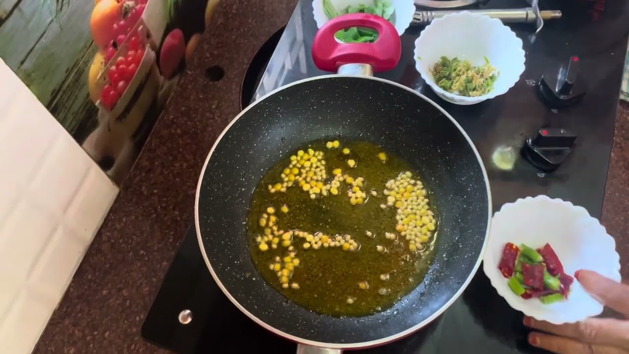 Aritipuvvu pasrapappu curry