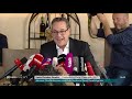 Heinz Christian Strache Firmenabc : Er ließ sich von ca.1500 menschen feiern, vor einen blau erleuchtenden stephansdom!