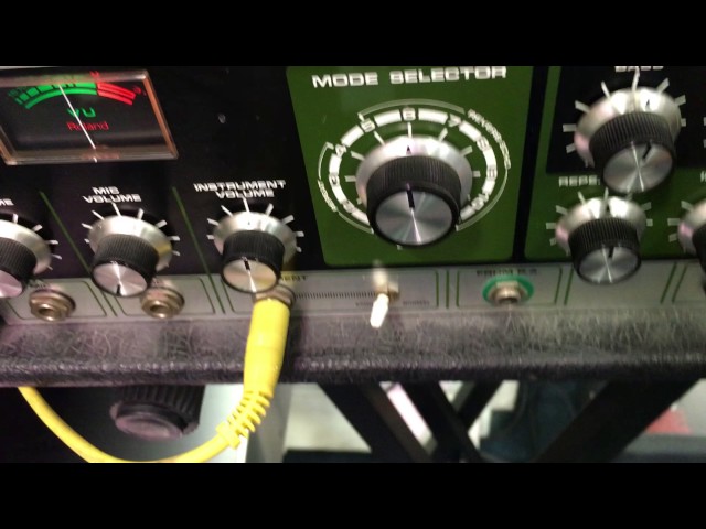 Roland RE-201 Space Echo Vs Boss RE-20 Space Echo - YouTube