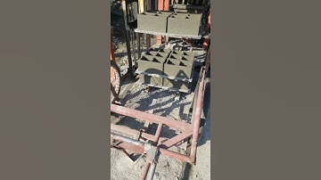 Customers use GMT fiber brick pallets to produce hollow cement bricks