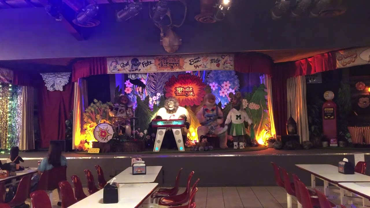 The Rock-afire Explosion - Happy Together and Elvira (Full Stage Version) - Billy Bob’s Wonderland