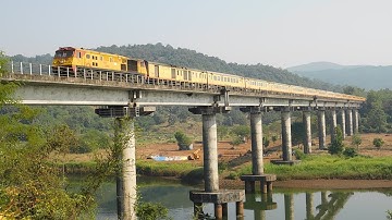 22119 TEJAS Express Crossing Shastri River (SANGAMESHWAR) : Konkan Railways