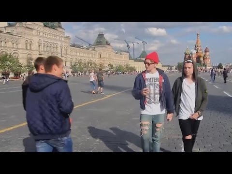 Video: Männer Geben Sich Die Hand Gegen Homophobie