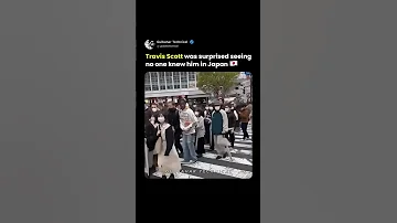 Travis Scott Goes Unnoticed In Japan Awkward 