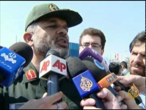 عرض عسكري كبير لأنواع الصواريخ الإيرانية