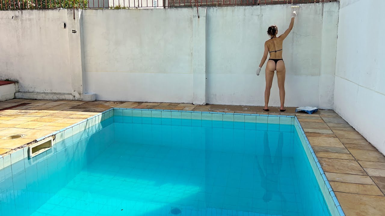 PINTANDO A PAREDE DA PISCINA