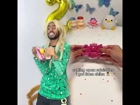 لما تبقو مستنيين امك تنزل علشان تكلو اندومي احمد تيكا