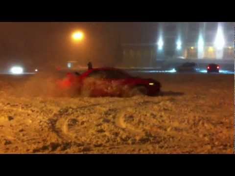 Mitsubishi Lancer Evolution IX snow drift