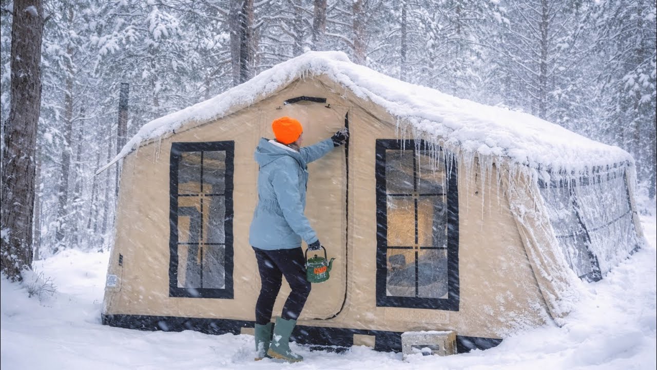 НАША ПАЛАТКА ОБРУШИЛАСЬ ВО ВРЕМЯ СИЛЬНОЙ МЕТЕЛИ | ЗИМНИЙ КЕМПИНГ