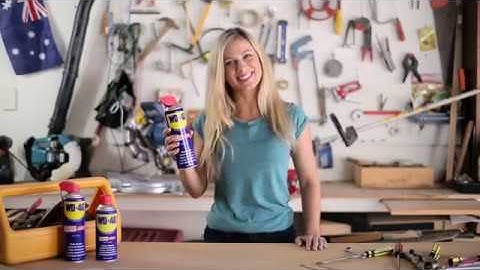 How does WD-40 work for rust protection?