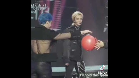 Best leader indeed,sorry for r the bad quality. #Bangchan #BestLeader #Hyunjin #Straykids #Stay