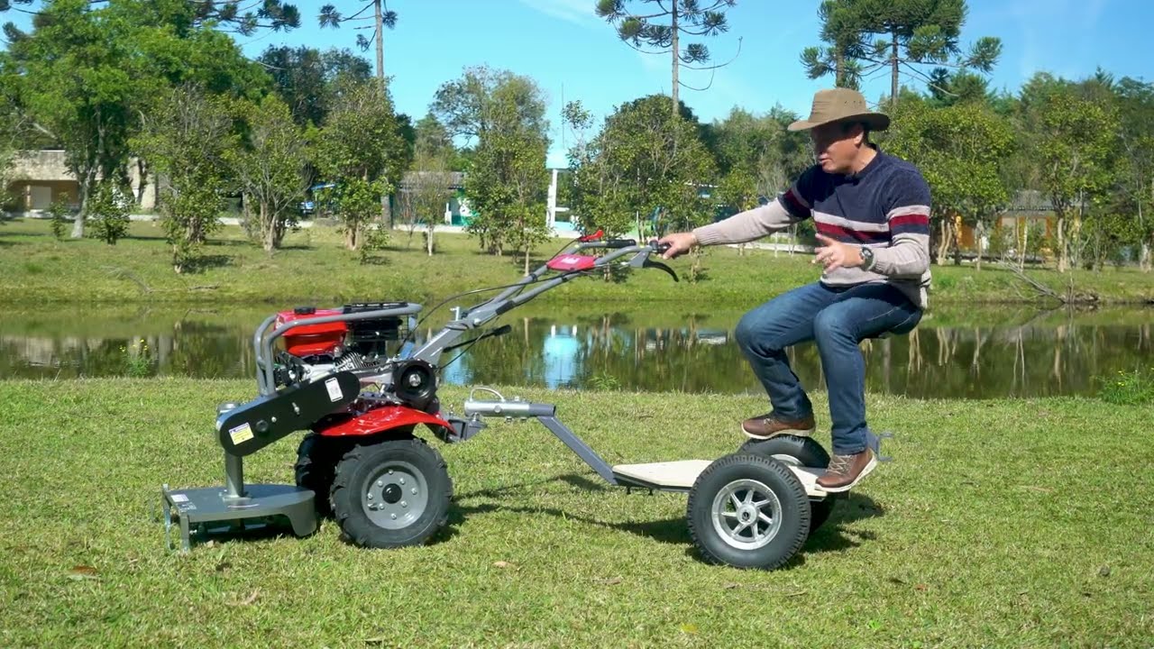 Carretinha Plataforma para Roçadeira Frontal Maquinafort com Motocultivador Branco