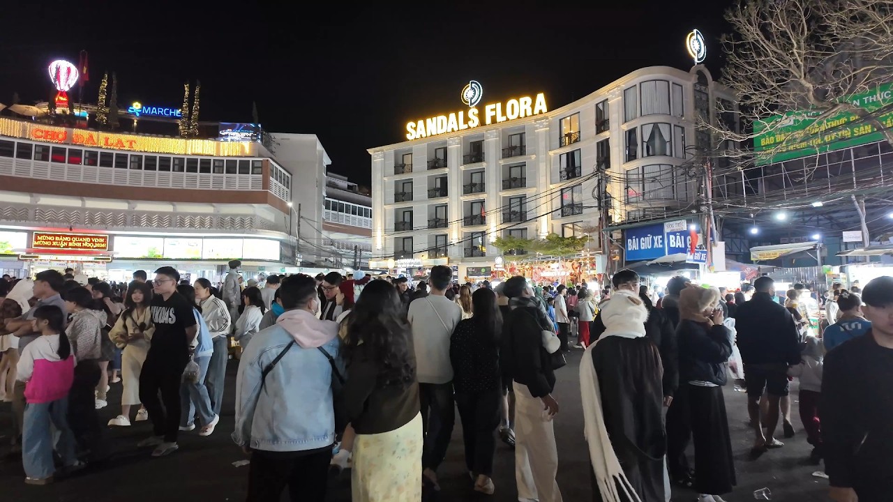 Как пережить толпы на ночном рынке Далата во время празднования Китайского Нового года!