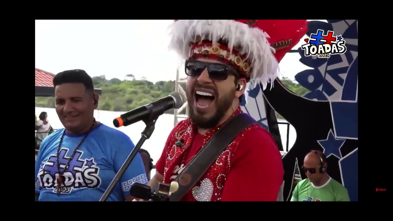 Sebastião Júnior cantando “Velas Brancas” (Caprichoso 2000)