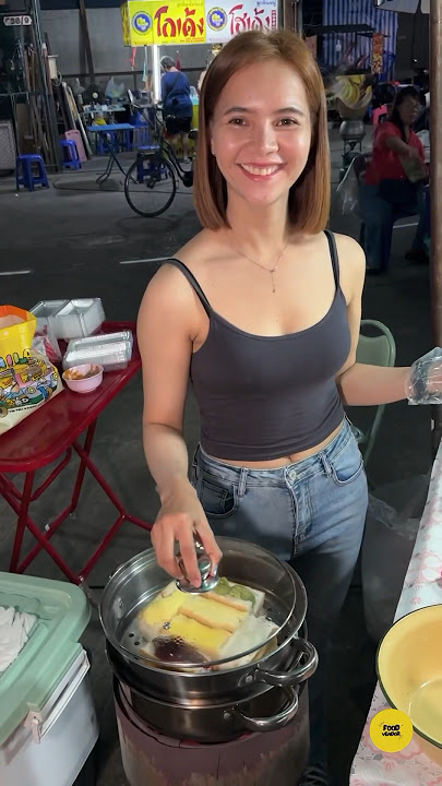Thai Rola Misaki Sells Various Fillings of Steamed Toast. - Thai Street Food