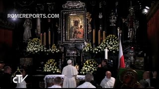 Pope Francis prays at the Black Madonna of Czestochowa