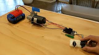 PN00421 Easer 25 Using a HW-504 Joystick for a Single-axis Operation Demonstration