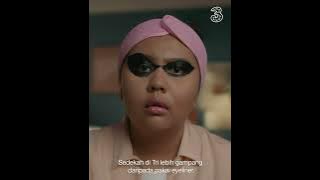 Download lagu Lebih mudah pake Tri daripada pake eyeliner