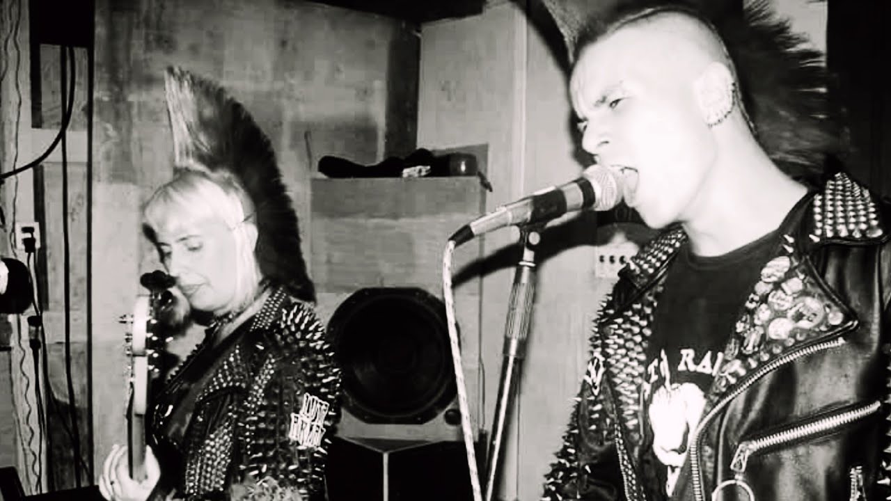 Luta Armada - Never Trust a Fucken Punk (Tradução/Legendado) 