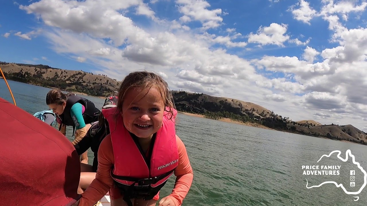 DAY ON THE LAKE / KNEE BOARDING / WAKE BOARDING YouTube