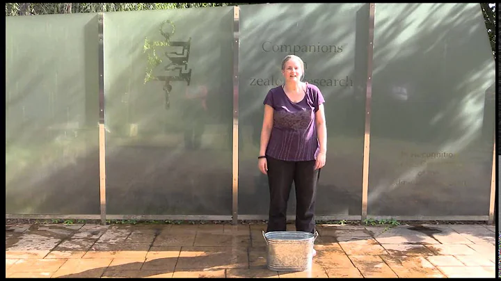 American Scientist's Dianne Timblin Accepts the Ic...