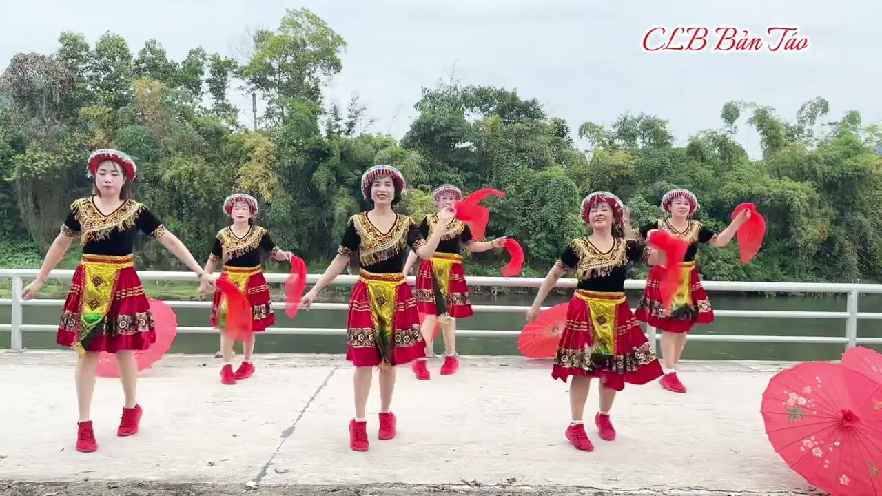TIẾNG KHÈN MÙA HOA BAN NỞ shuffle dance CLB Bản Táo