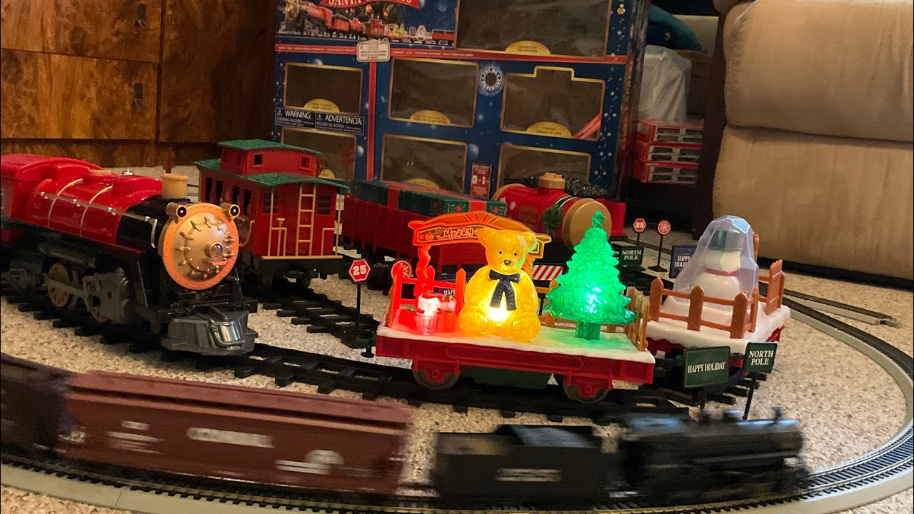 Ah simple decor for Christmas with Christmas songs.