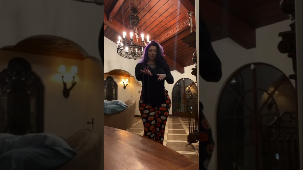 What outfit should I redo this in?? #shortscreator #trendingdance