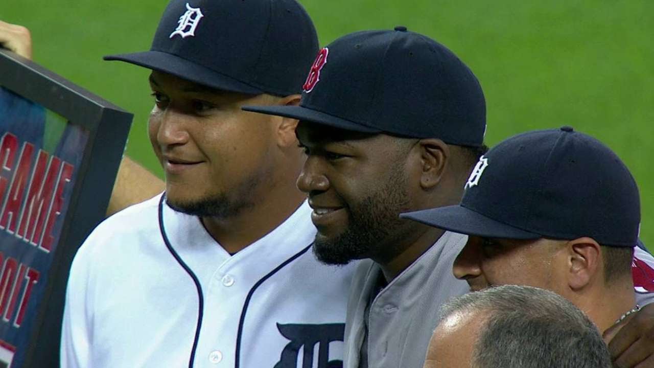 BOS@DET: Tigers honor Big Papi before the game - YouTube
