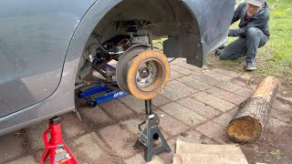 Subaru Impreza 2017 rear wheel bearing hub assembly removal part II - old rotor + gravity