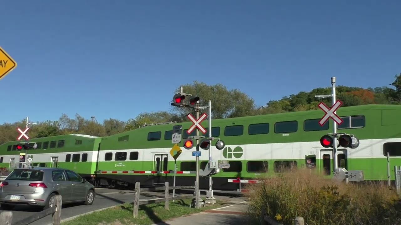 Pottery Road Railroad Crossing, Toronto, ON