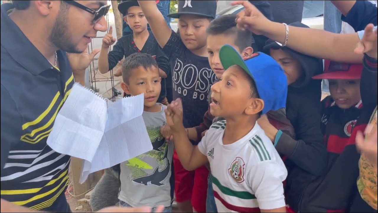 REGALANDO DINERO CON PREGUNTAS DE LA ESCUELA A LOS SOÑADORES 💰 / Grillo La Duda