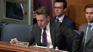 Famous 'Boeing Has Cut Off Your Medical Care': Hawley Exchange with Shop Steward at Boeing | 10.22.25 Wealth