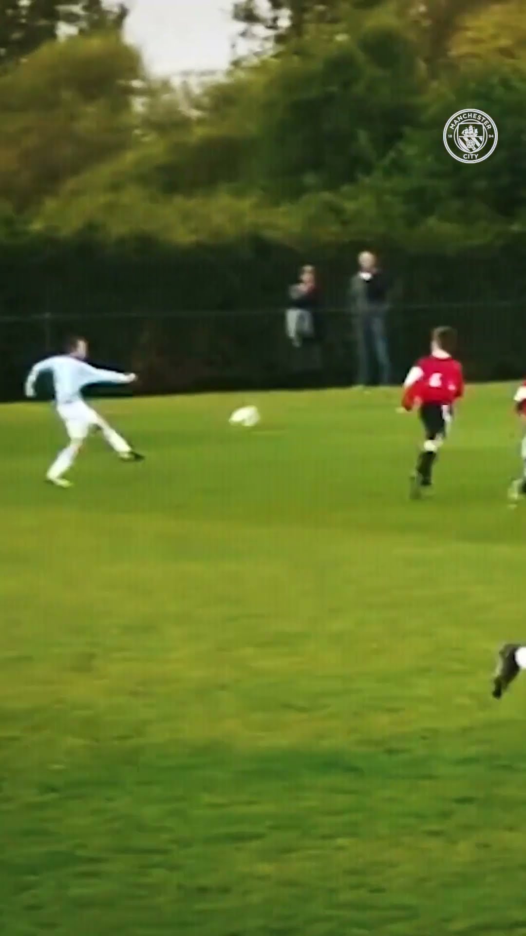 ?‍? A Young PHIL FODEN showing his talent! ?#mancity #football #shorts #shortsvideo #skills #goals