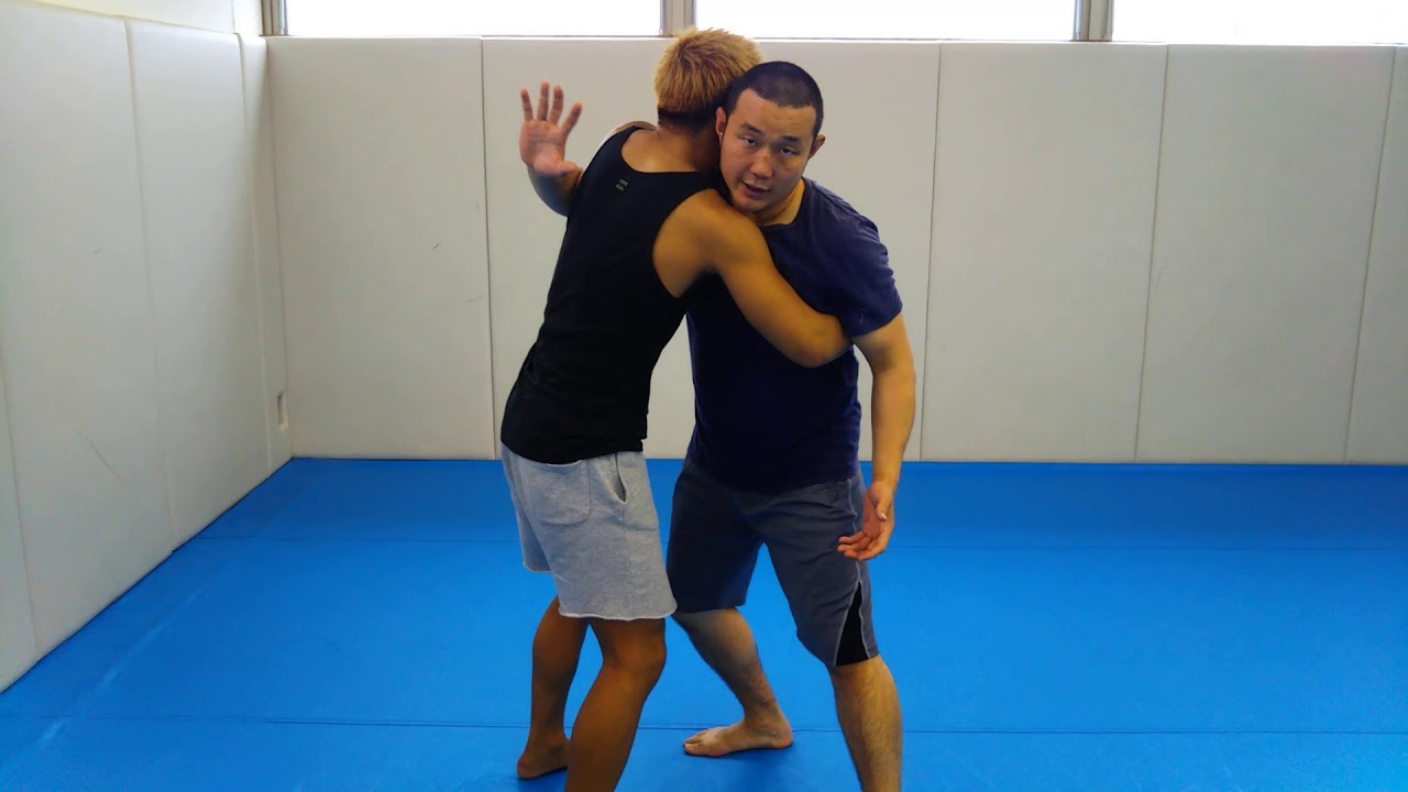 右四ツからのテイクダウン