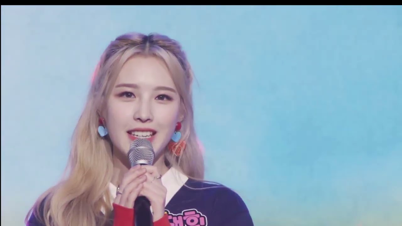 Weeekly (위클리) - 'Butterfly' Live on LazLive Fan Meet