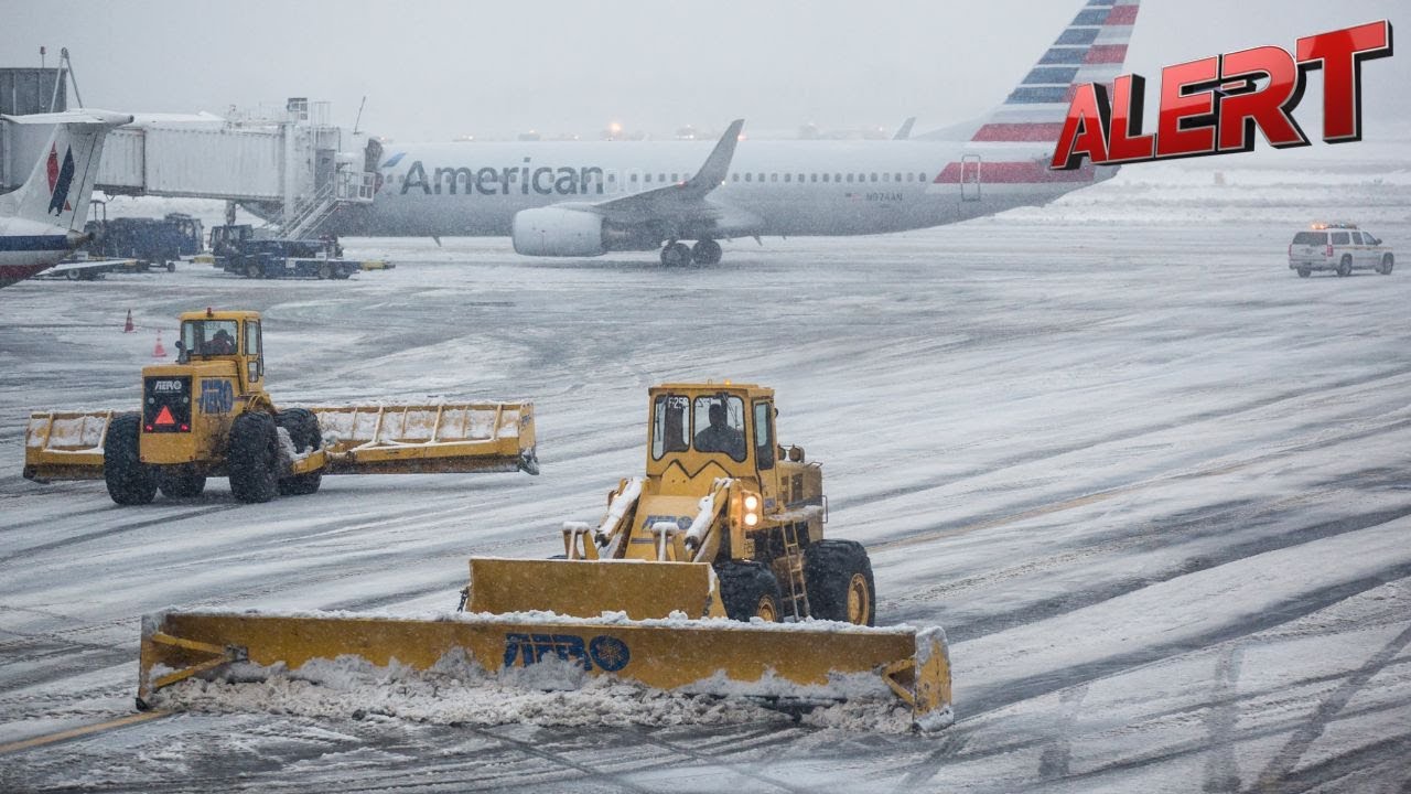 Planes Operate in Heavy Snow as New York Braces for Impending Blizzard ...