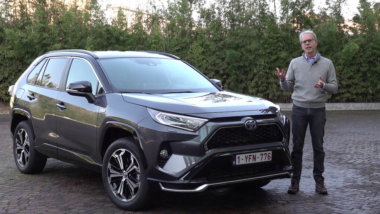 Toyota RAV4, anche per il SUV ibrido arriva la versione GR Sport